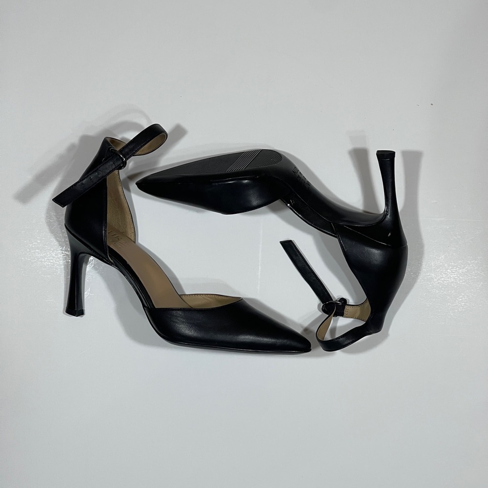 Naturalizer Black leather point toe heels with ankle strap